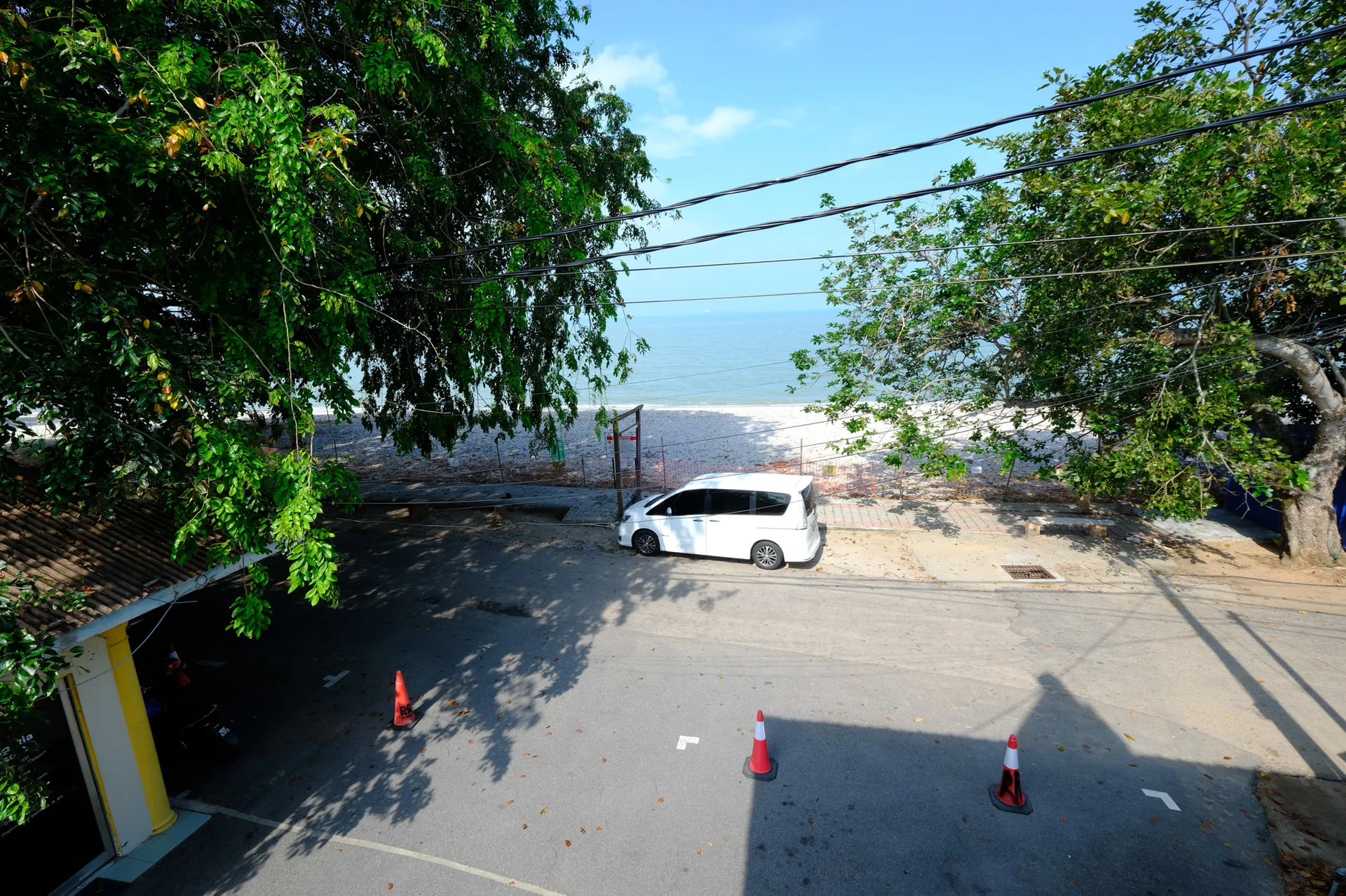 Pemandangan pantai Pengkalan Balak dari Riang Ria Resort